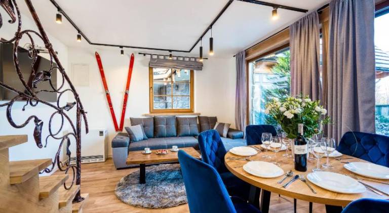Nice vacation home with sauna, pool & yard | Pet-friendly — photo 3