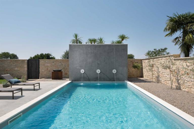 Luxury Villa Covri with Swimming Pool — photo 2