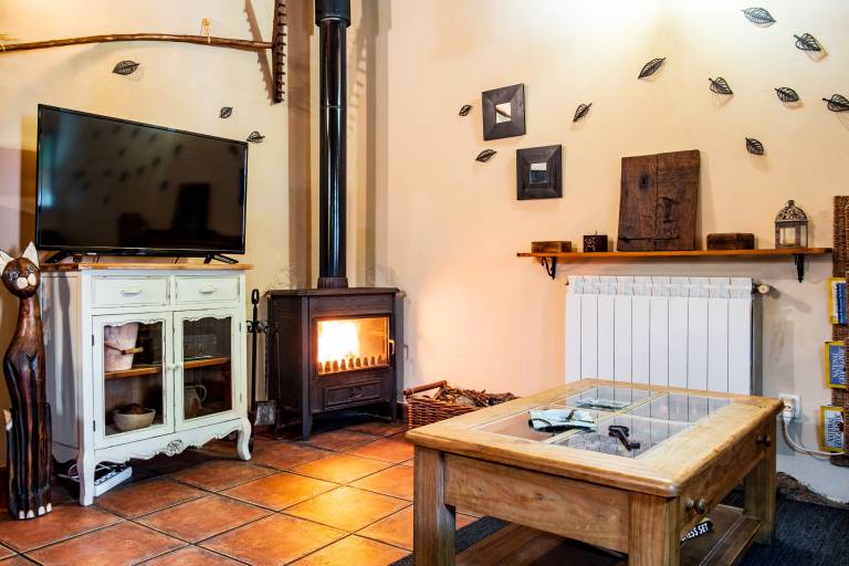 Fully equipped vacation home with fast internet, jacuzzi & grill | Mountain view | Pets allowed — photo 3