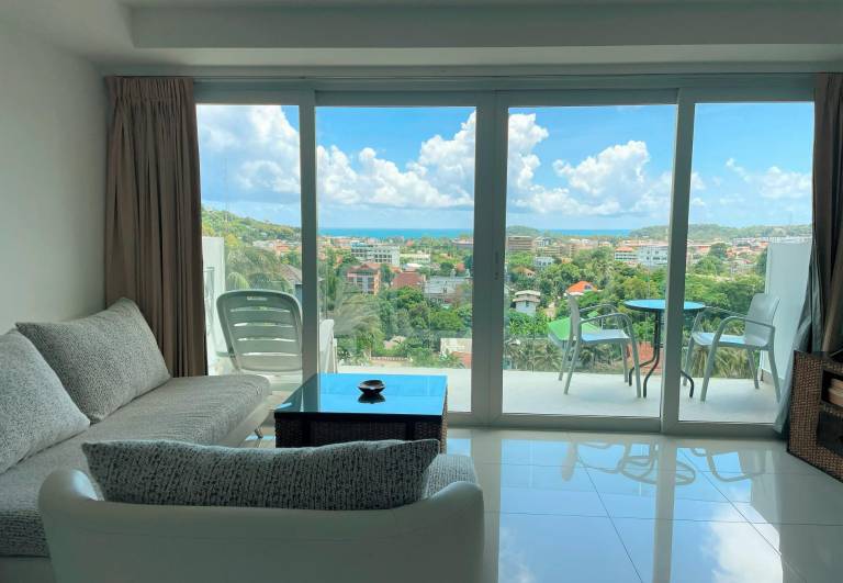 Spacious apartment at Kata Ocean View M11