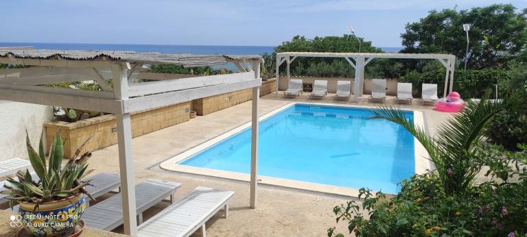 Rental apartment with patio, pool & yard | Beach view — photo 5