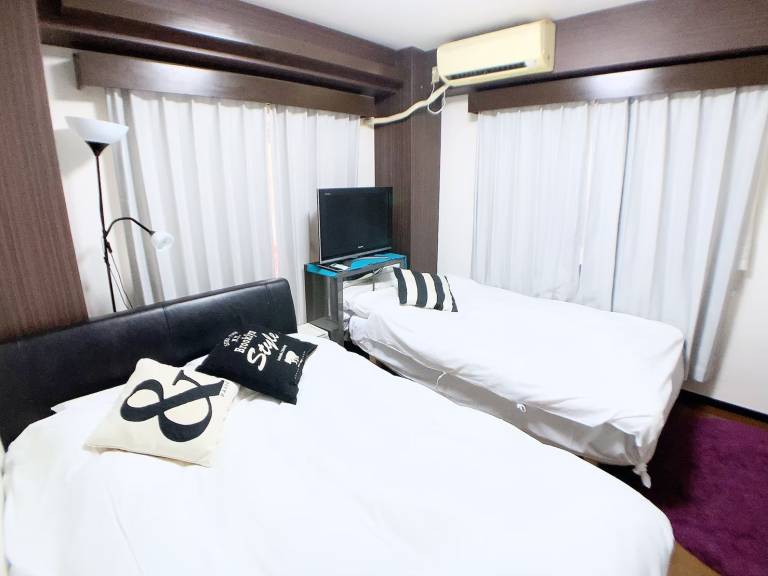 Accommodation that is clean, close to the station, in Osaka
