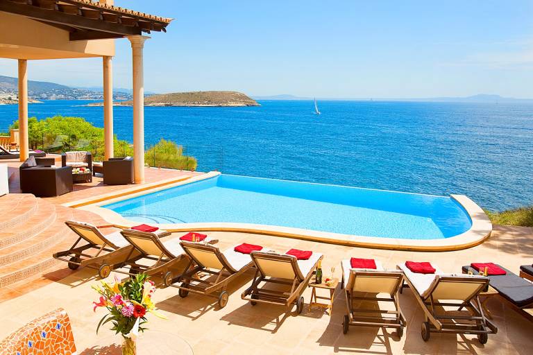 On the sea front with a pool and jacuzzi — Casa Juan Carlos — photo 2