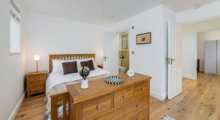 Oxford, St Clements, 2-Bed, Minutes to Centre with Private Garden Courtyard — photo 2