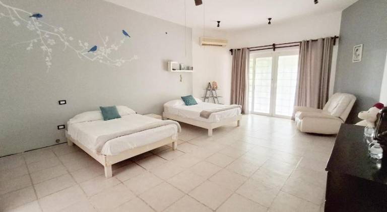 Villa with yard, terrace & private pool — photo 2