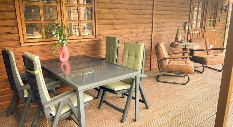 Lodge with yard & patio — photo 5