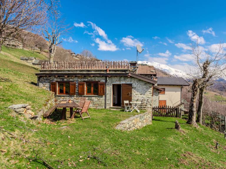 Vacation home with garden & terrace | Lake view — photo 4
