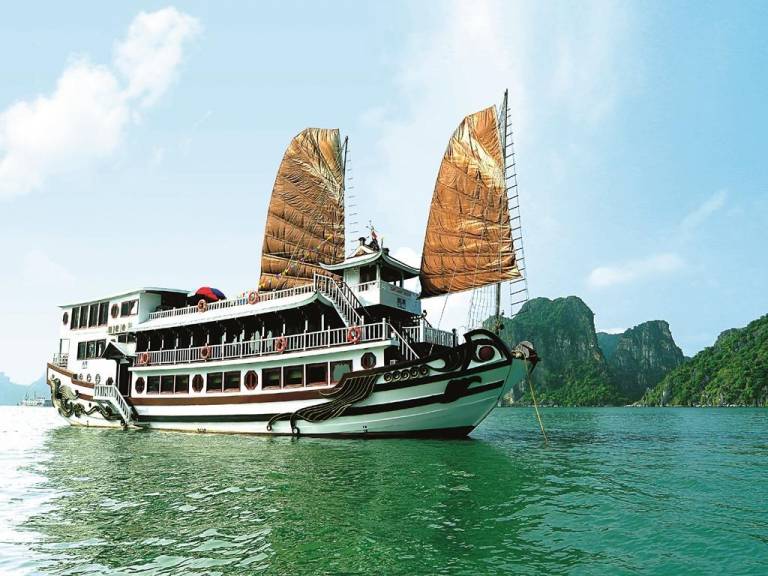 Boat with patio in Ha Long