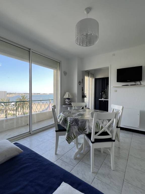 Apartment | Beach view — photo 2