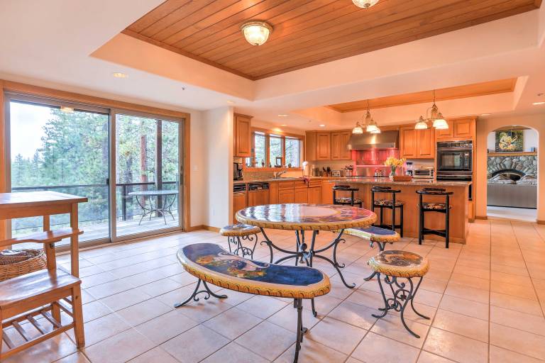Mtn & Lake Views: Incline Village Ski Chalet — photo 3