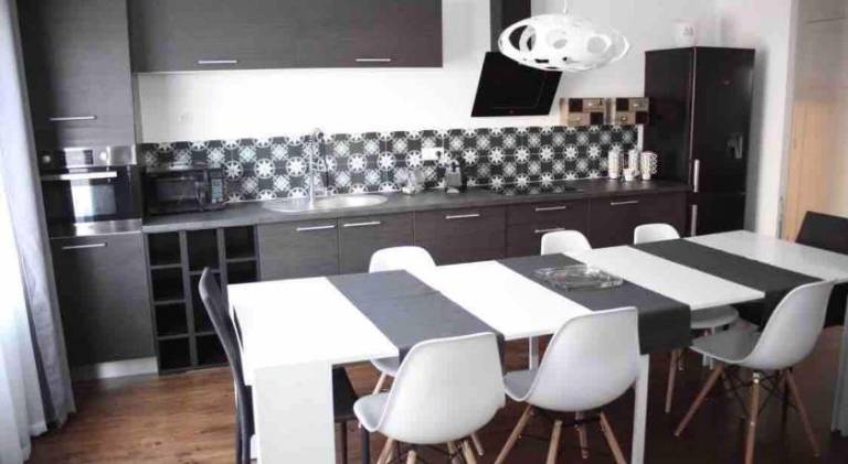 Fully equipped spacious rental apartment | Perfect for remote work | Pet-friendly in Reims