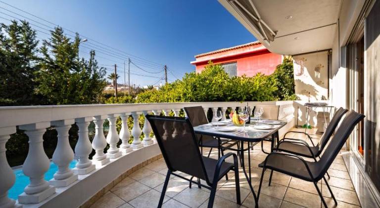 Spacious Villa with pool 500m from the beach — photo 5