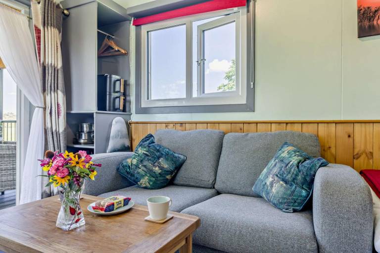 Cottage with garden, BBQ & hot tub | Pets are welcome — photo 5