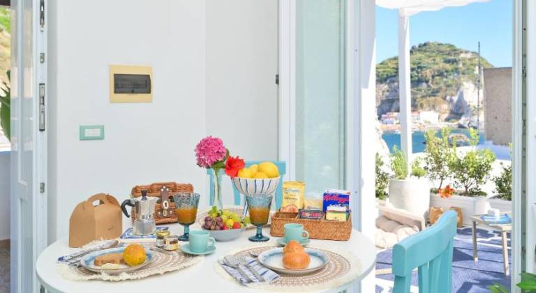 House with garden & terrace in Ischia