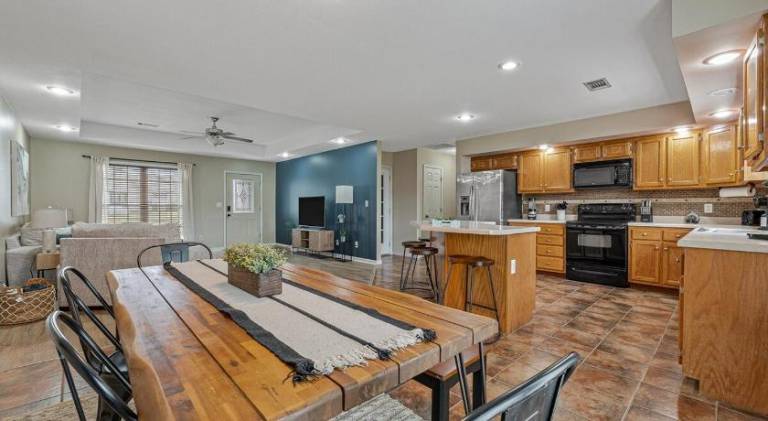 Family Oasis In Jonesboro! 4Bd, 2Ba house High Speed WiFi! — photo 4