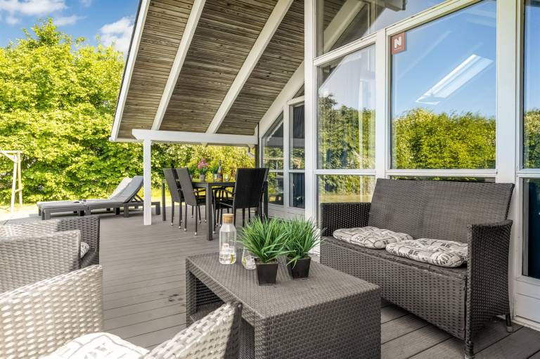 Vacation home with terrace, sauna & barbecue — photo 2