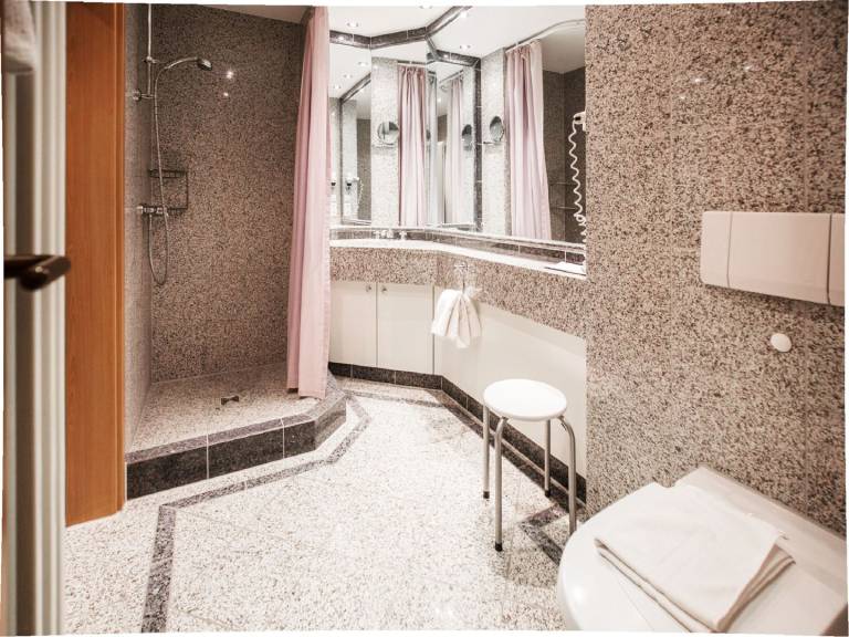 Klassik Ferienwohnung mit 1 Schlafzimmer und Balkon im Obergeschoss — photo 4