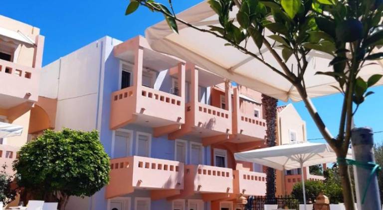 Apartment with pool, terrace & yard | Perfect for remote work | Pets are welcome — photo 3