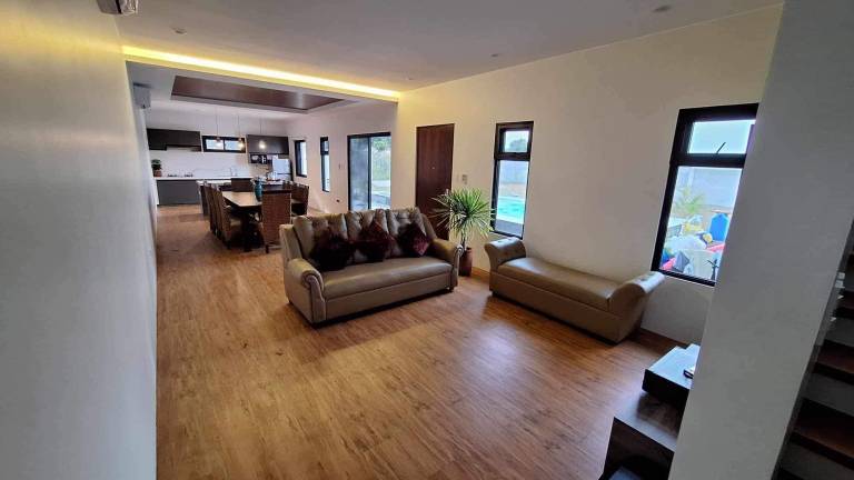 Spacious villa with private pool, patio & yard | Pets are welcome — photo 4
