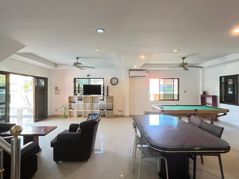 Jomtien beach 800M, orange villa, 5BR, BBQ, SNOOKER — photo 4
