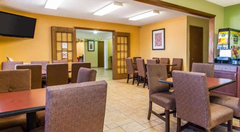 Quality Inn & Suites Ottumwa North — photo 5