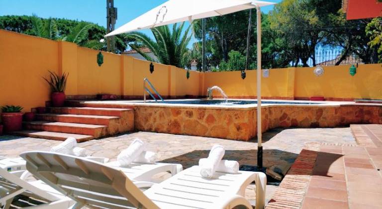 Villa with pool — photo 5