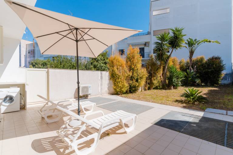 Vacation home with fast internet, yard & BBQ | City view | Next to the beach | Pets are welcome in Otranto