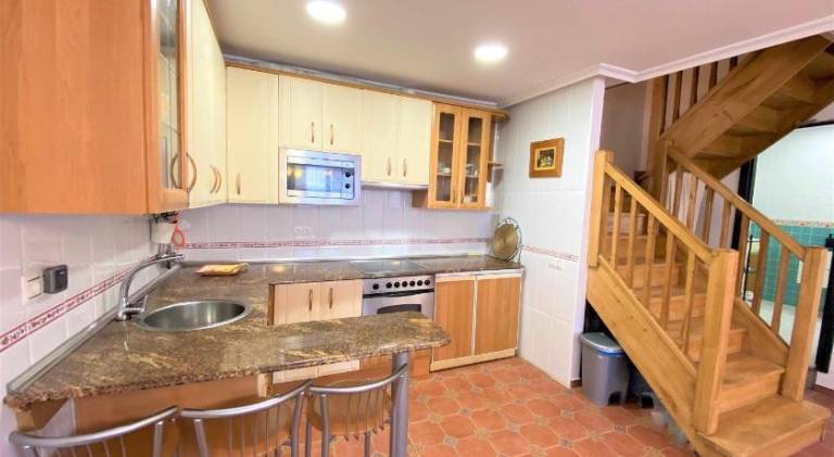House with barbecue, yard & patio — photo 4