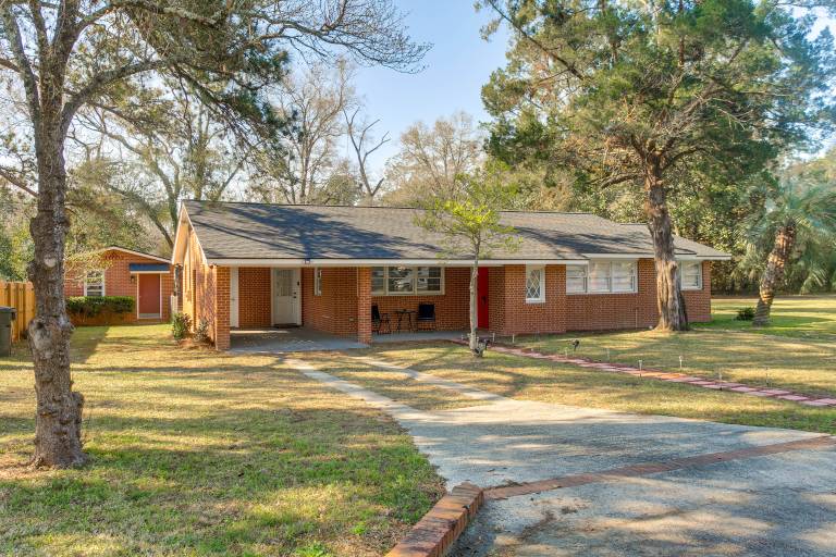 Near Shops & Eats: Home w/ Large Yard in Waycross! — photo 3