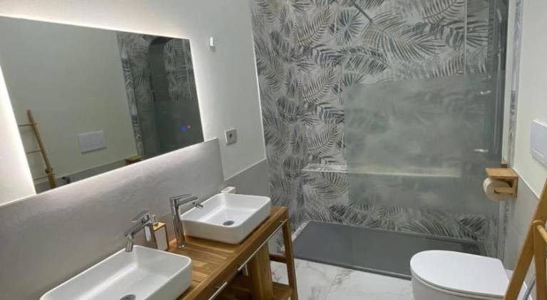 Apartment with pool — photo 2