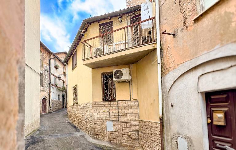 Casa  Priverno