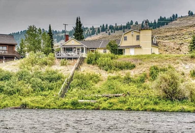 Cabin  Cameron
