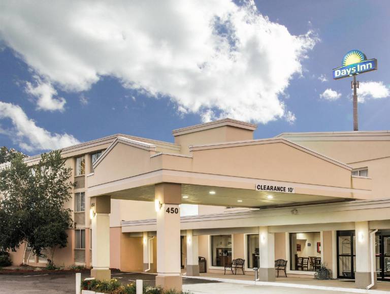 Tru by Hilton Chicopee Springfield