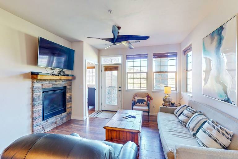 Condo  Granby