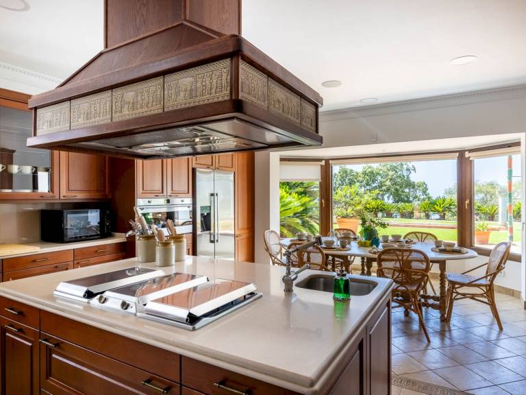House with private pool, yard & jacuzzi | Perfect for remote work — photo 5