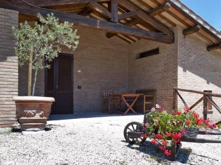 Vacation home with pool & grill | Pets allowed — photo 3