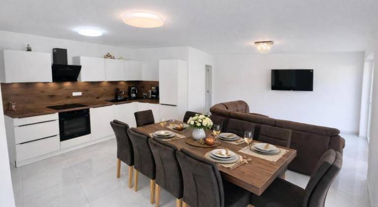 Vacation home with 4 rooms for 10 persons in Ljubljana