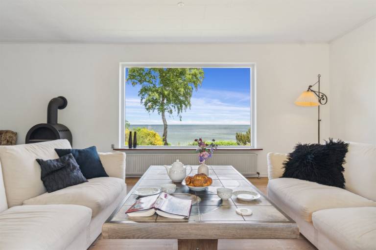 Vacation home with yard & patio | Sea view | Pets allowed — photo 3