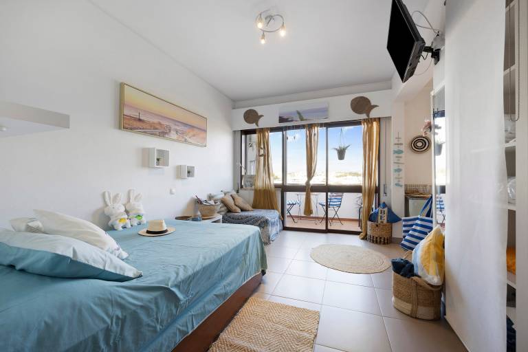 Holiday apartment with yard & fast internet | Lake view in Portimão