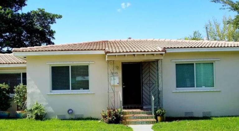 Lovely house | Pets are welcome in Miami, FL