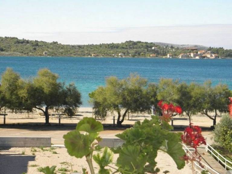 Apartment with barbeque & terrace | Sea view — photo 2