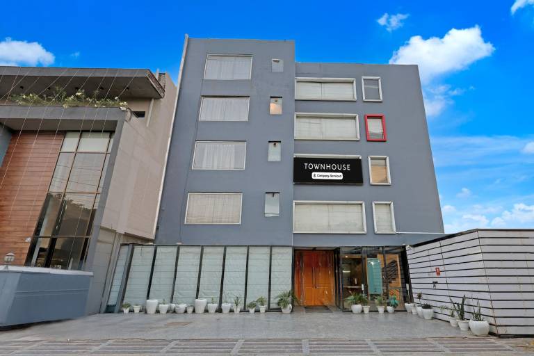 Townhouse Sector 57 Gurgaon Near Hong Kong Bazaar
