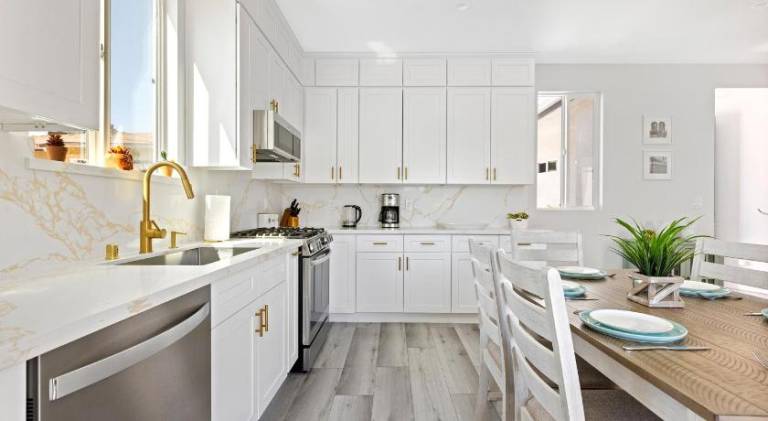 Adorable 3 bedroom with Jacuzzi & more — photo 4