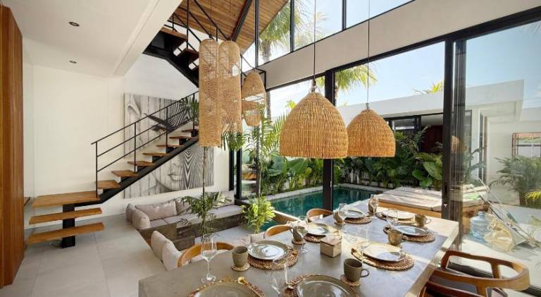 Villa with pool — photo 4