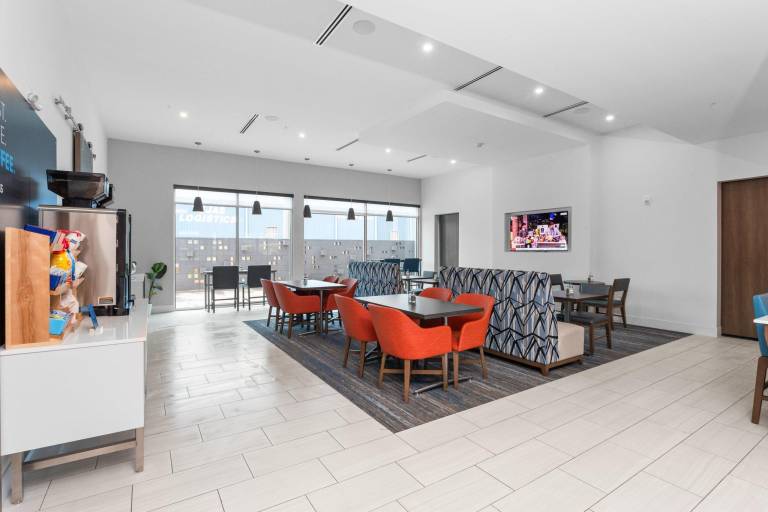 Holiday Inn Express & Suites Waco Downtown By IHG — photo 5
