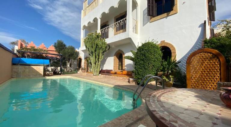 Spacious villa with pool | Pets are welcome — photo 3