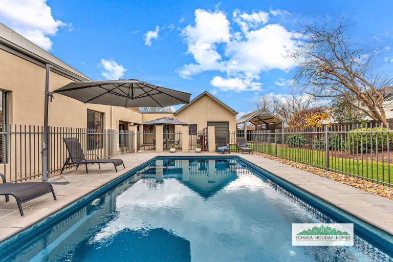 House Echuca Village