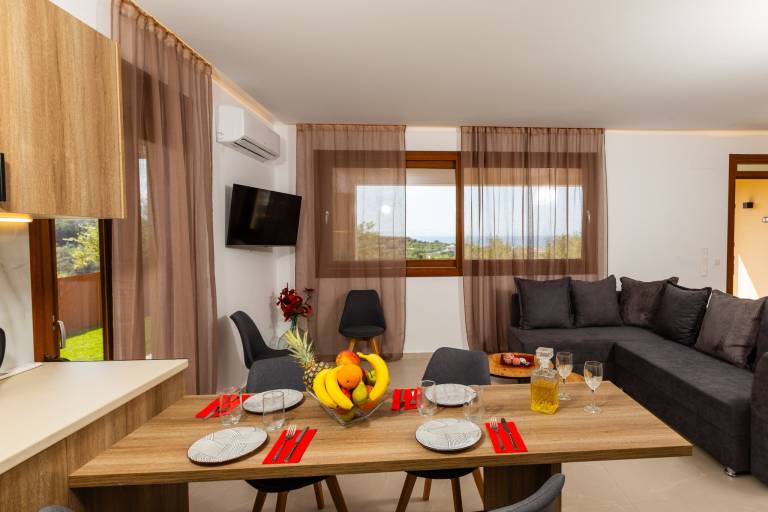 Holiday apartment with barbecue, garden & patio | Sea view — photo 2