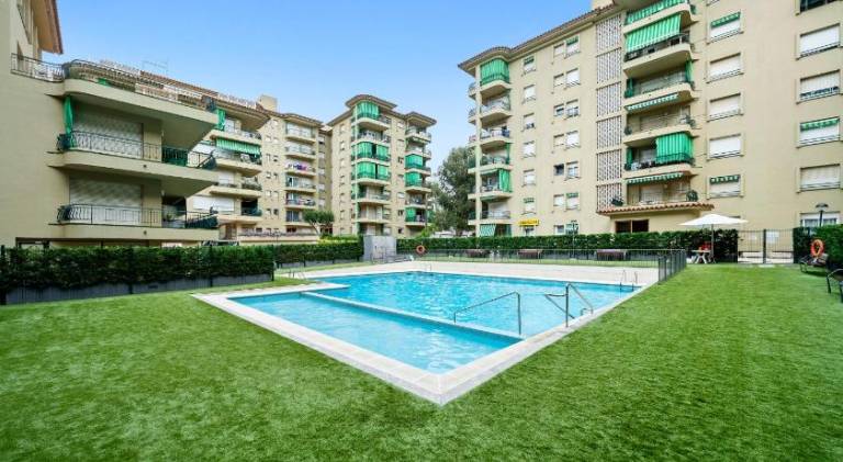 Apartment with patio, garden & pool | Good for workation — photo 5