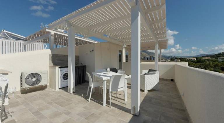 Rental apartment with patio — photo 4